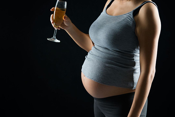 妊娠　飲酒　影響